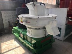 580立式環(huán)摸顆粒機(jī)及優(yōu)缺點